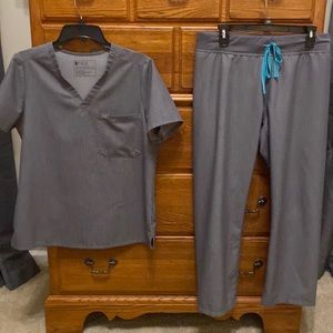 Medium gray scrub set